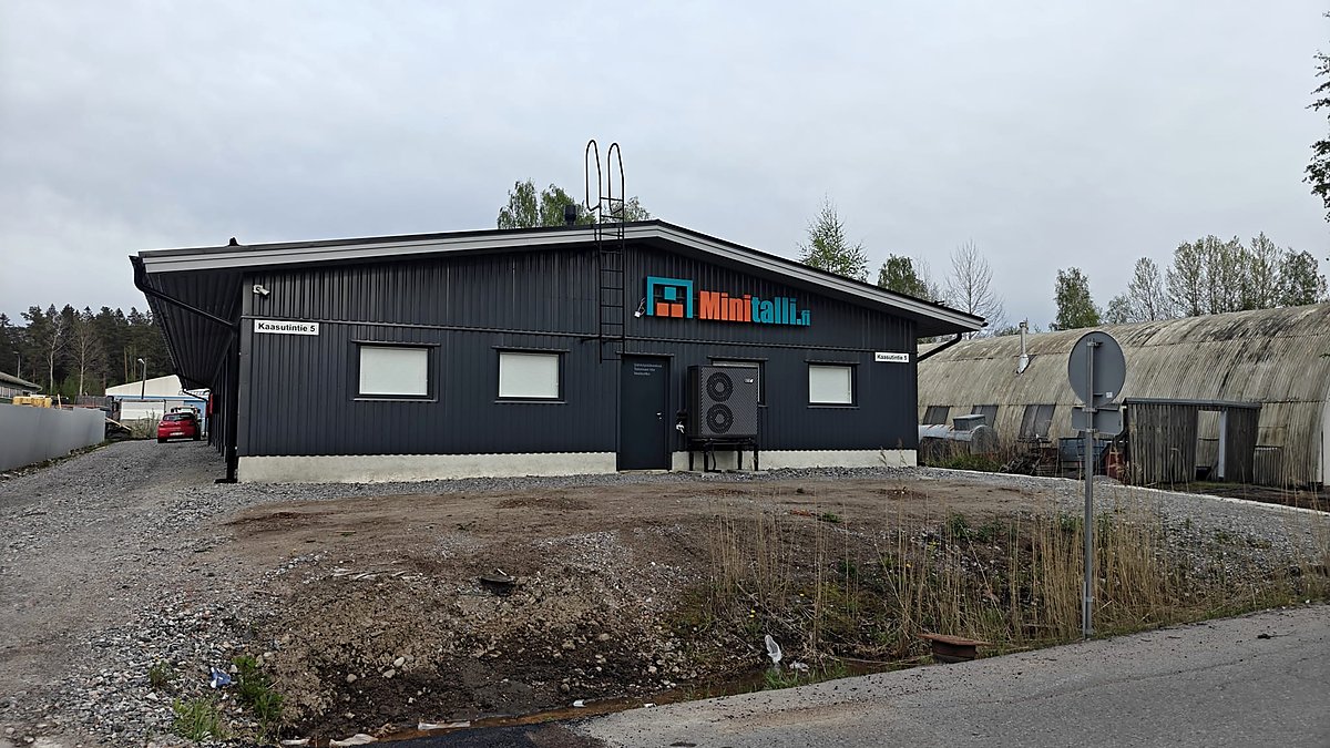 Julkisivu – takanäkymä
